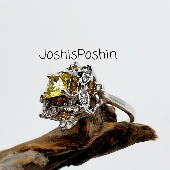 Silver yellow citrine flower shape ring - Picture 12 of 13
